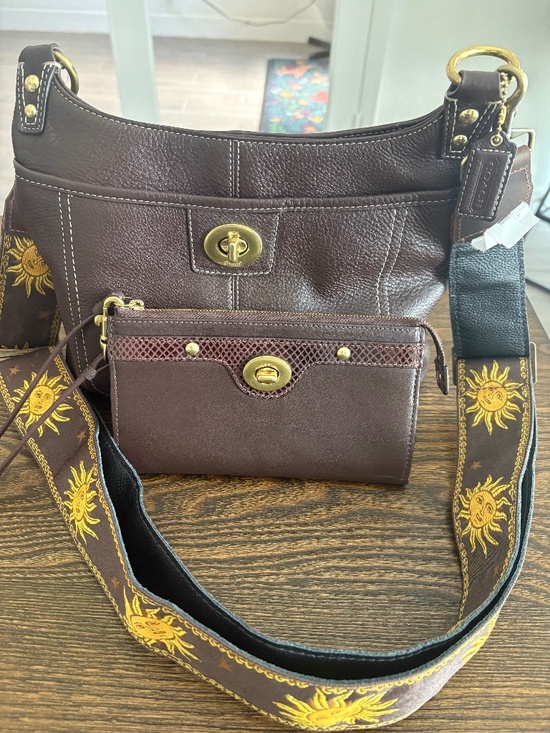Coach Handbags - Coach Vintage Penelope Crossbody/Shoulder Bag w/ Matching unbranded Wallet